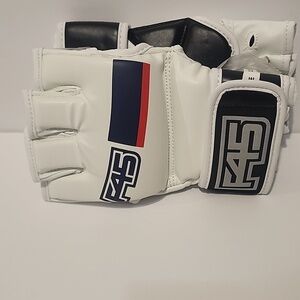 F45 MMA Boxing Gloves M New – Pro Training & Sparring Gear